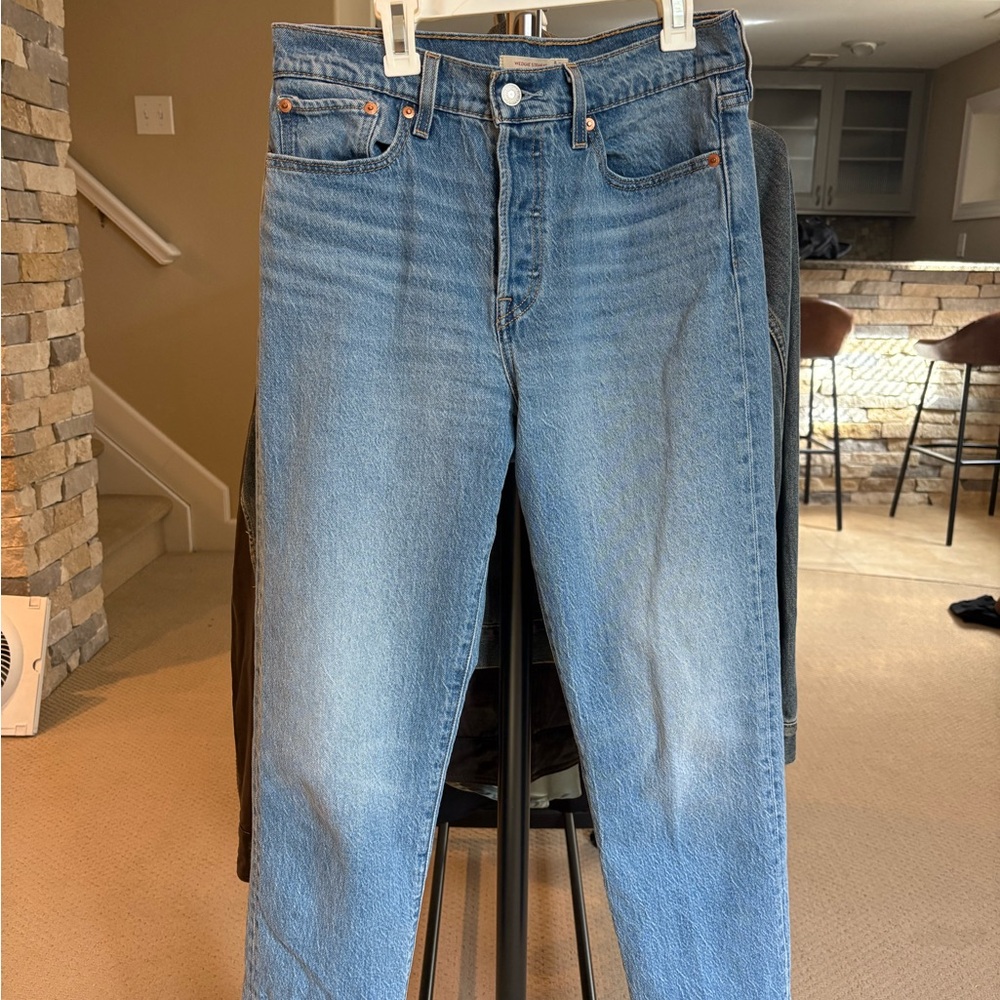 Levi's Wedgie Straight Leg Jeans - light wash